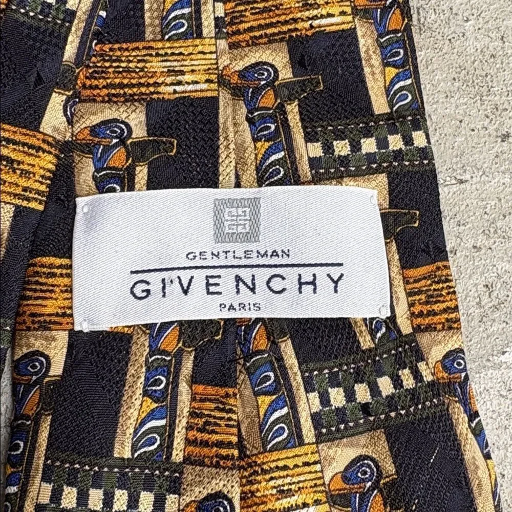 Givenchy Men’s tie